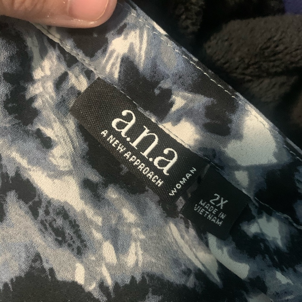 a.n.a. Plus Blouse - Picture 7 of 10